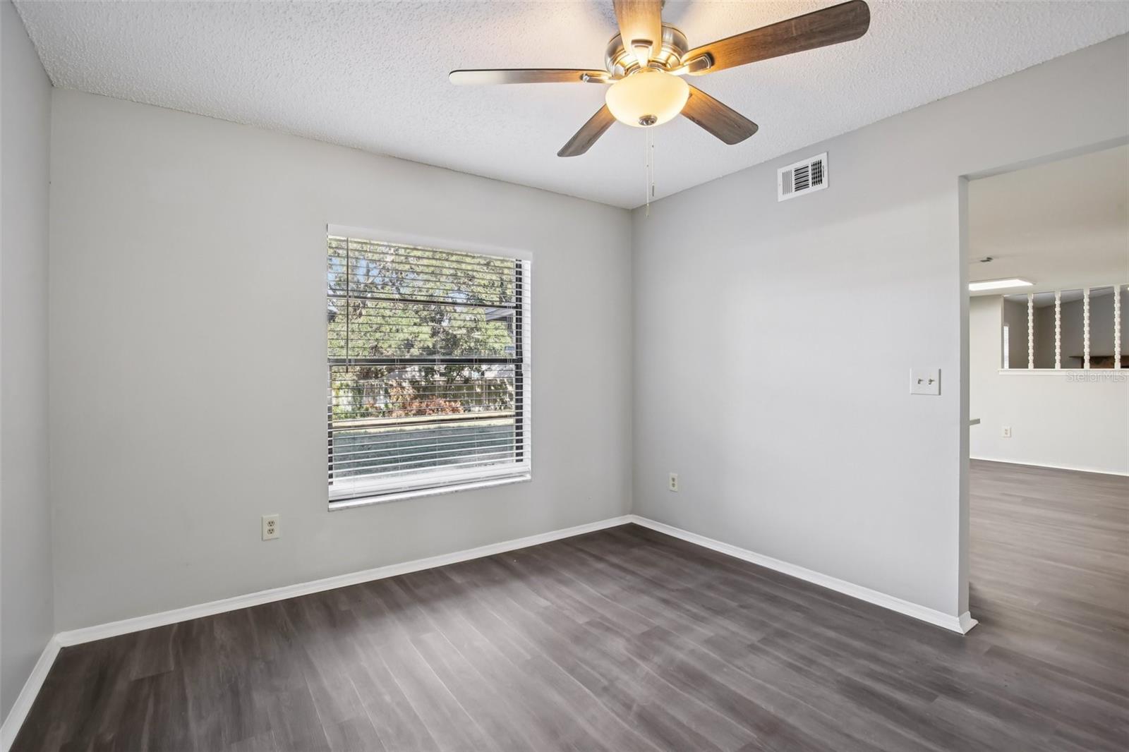 Listing photo id 8 for 1408 Woodstork Drive