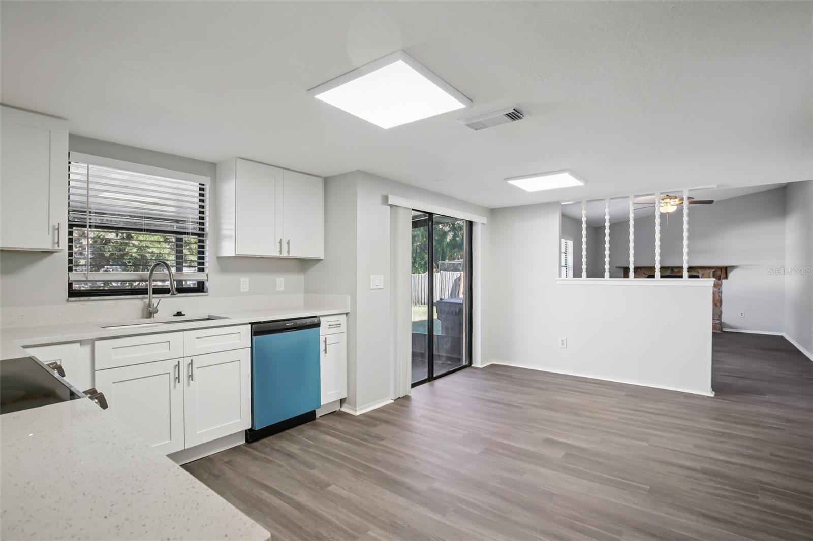 Listing photo id 9 for 1408 Woodstork Drive