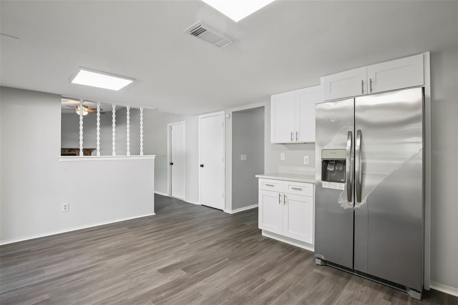 Listing photo id 12 for 1408 Woodstork Drive