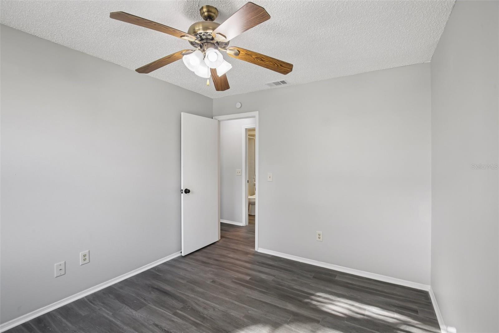 Listing photo id 27 for 1408 Woodstork Drive