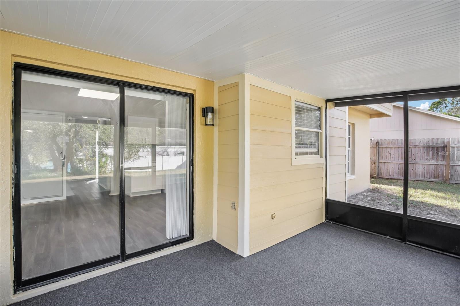 Listing photo id 32 for 1408 Woodstork Drive