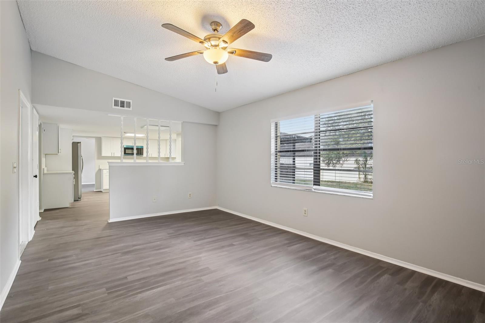 Listing photo id 2 for 1408 Woodstork Drive