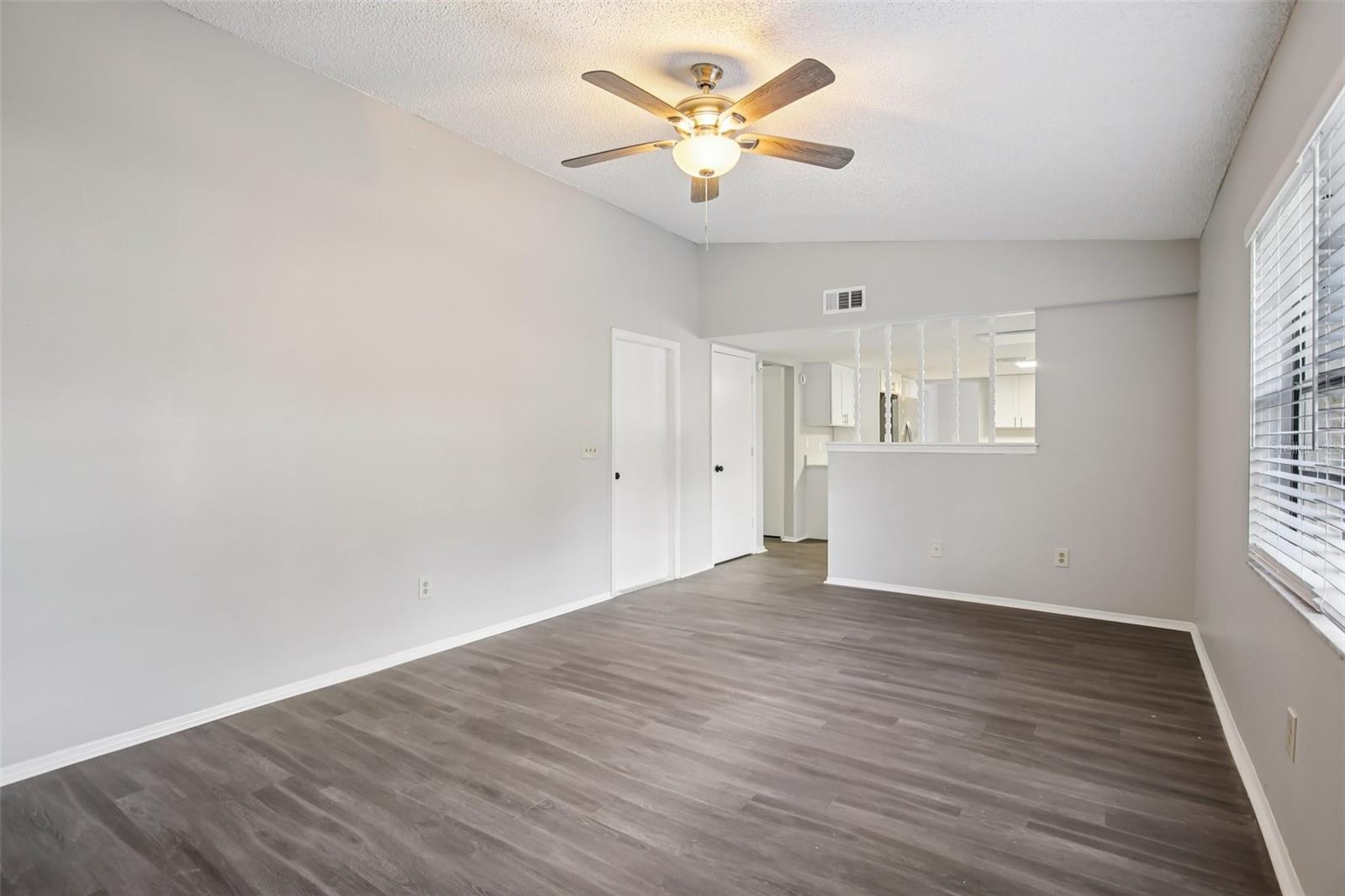 Listing photo id 6 for 1408 Woodstork Drive