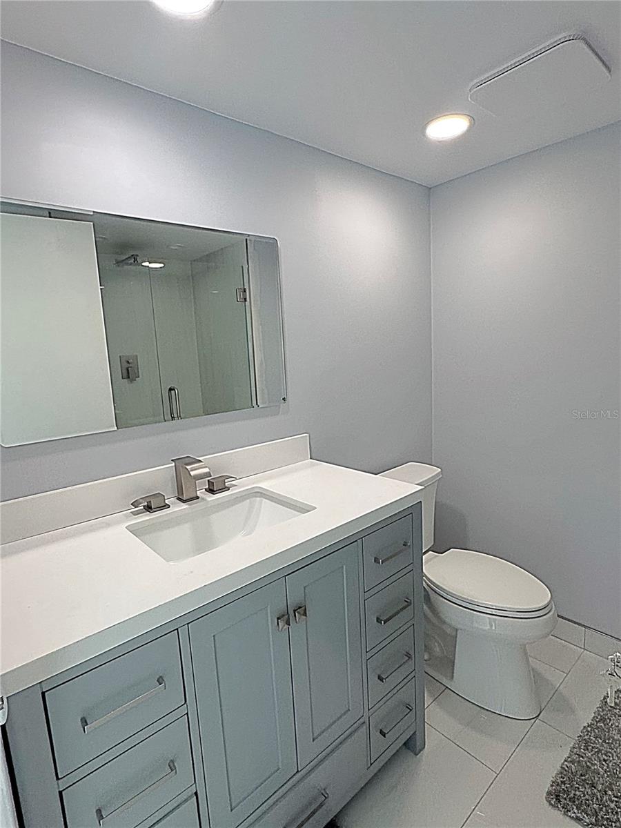 Image 13 of 45 For 400 Island Way 1606