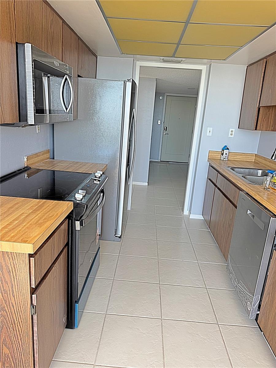 Image 15 of 45 For 400 Island Way 1606