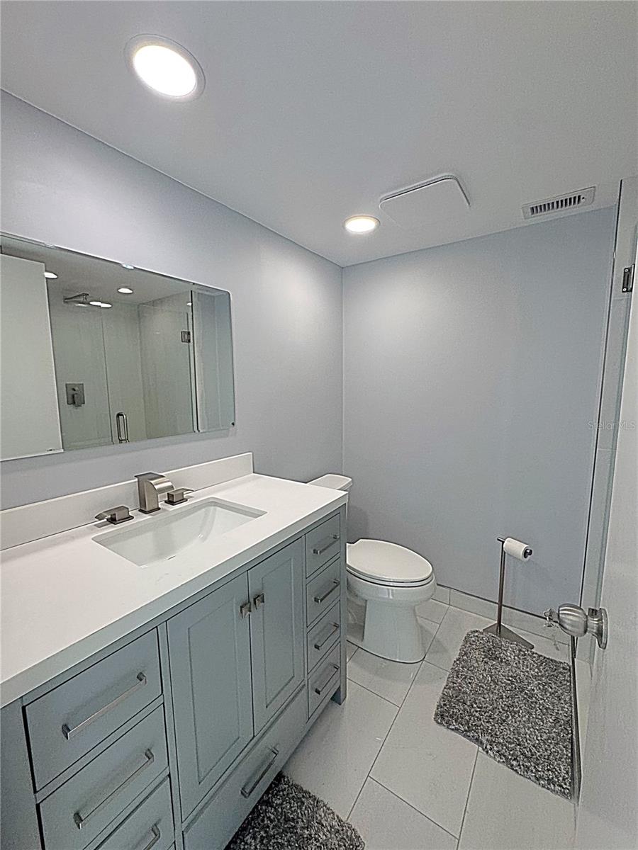 Image 18 of 45 For 400 Island Way 1606