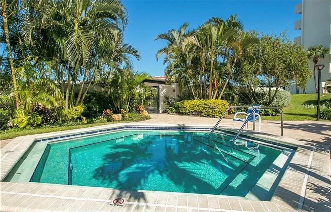 Image 23 of 45 For 400 Island Way 1606