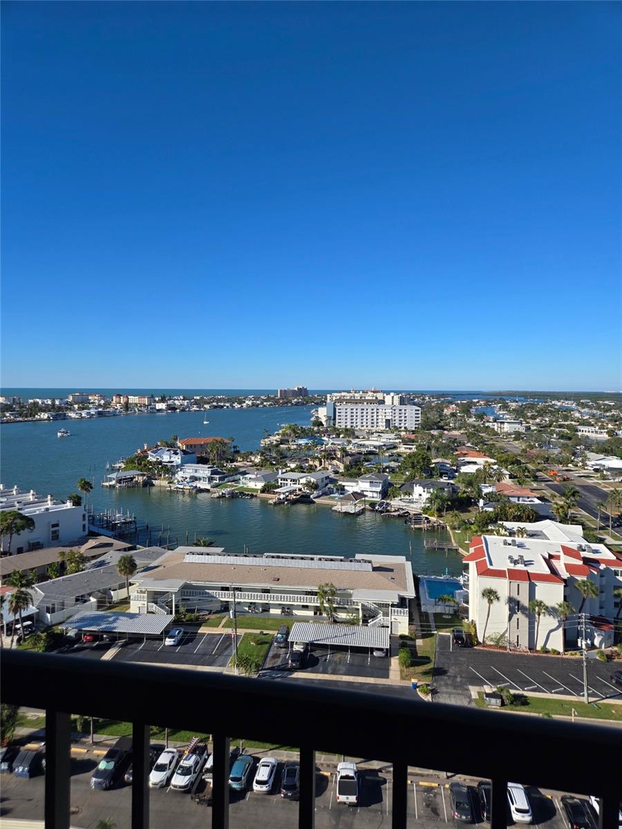 Image 4 of 45 For 400 Island Way 1606