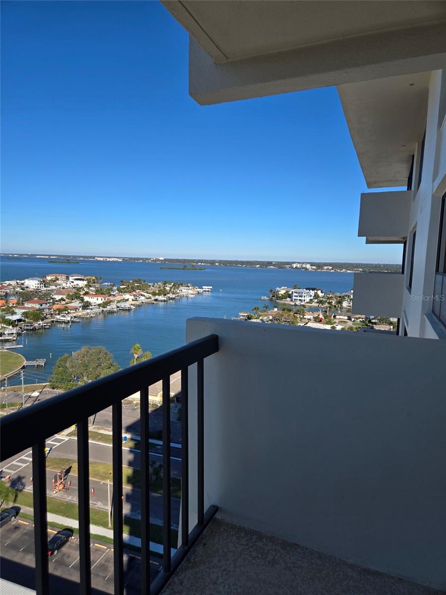 Image 7 of 45 For 400 Island Way 1606