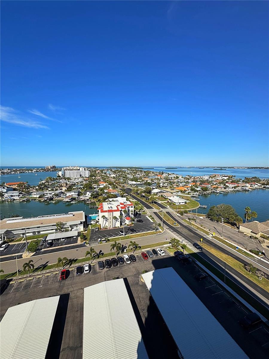 Image 8 of 45 For 400 Island Way 1606