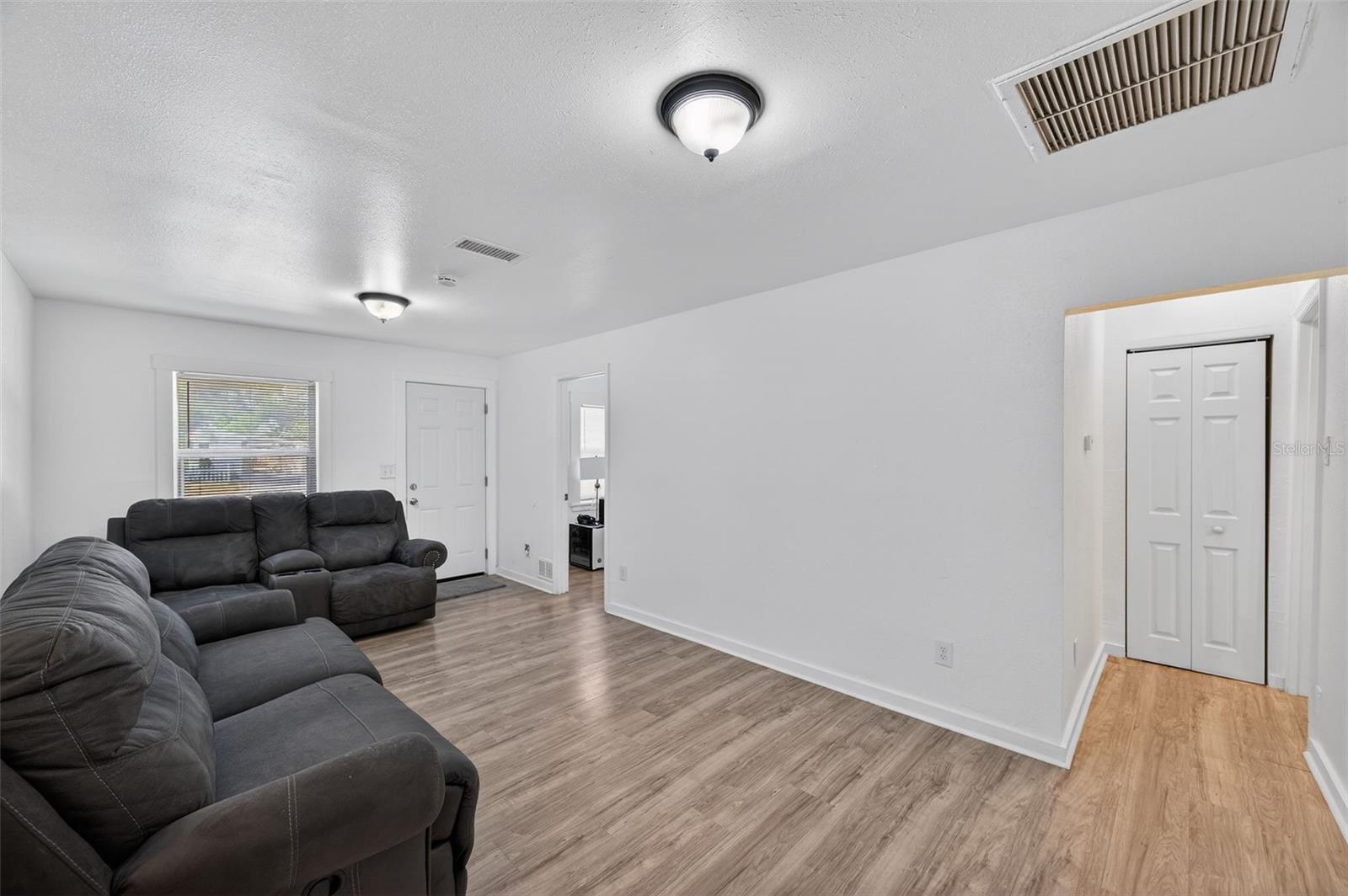 Image 10 of 28 For 4324 16th Avenue S