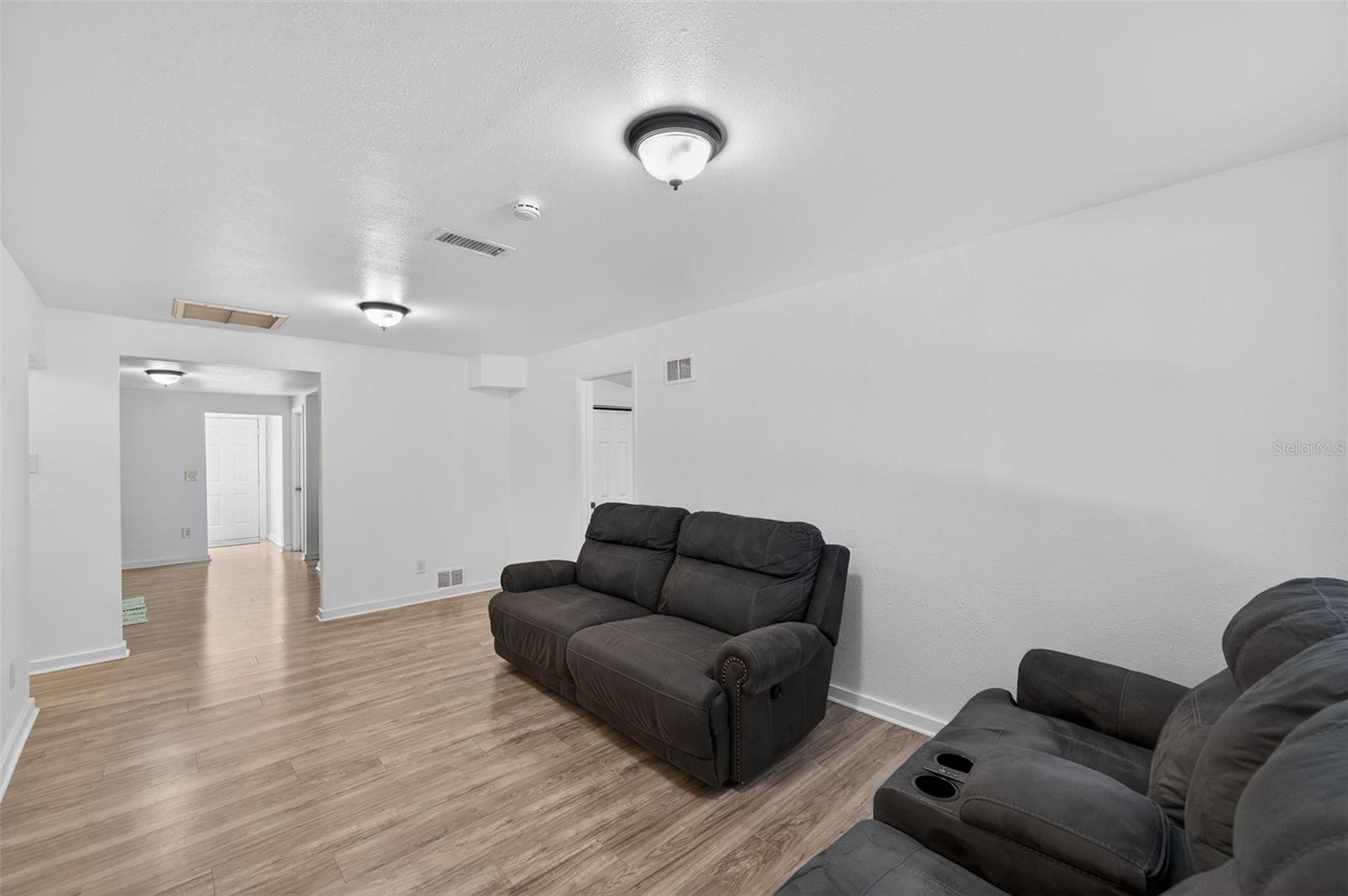 Image 11 of 28 For 4324 16th Avenue S