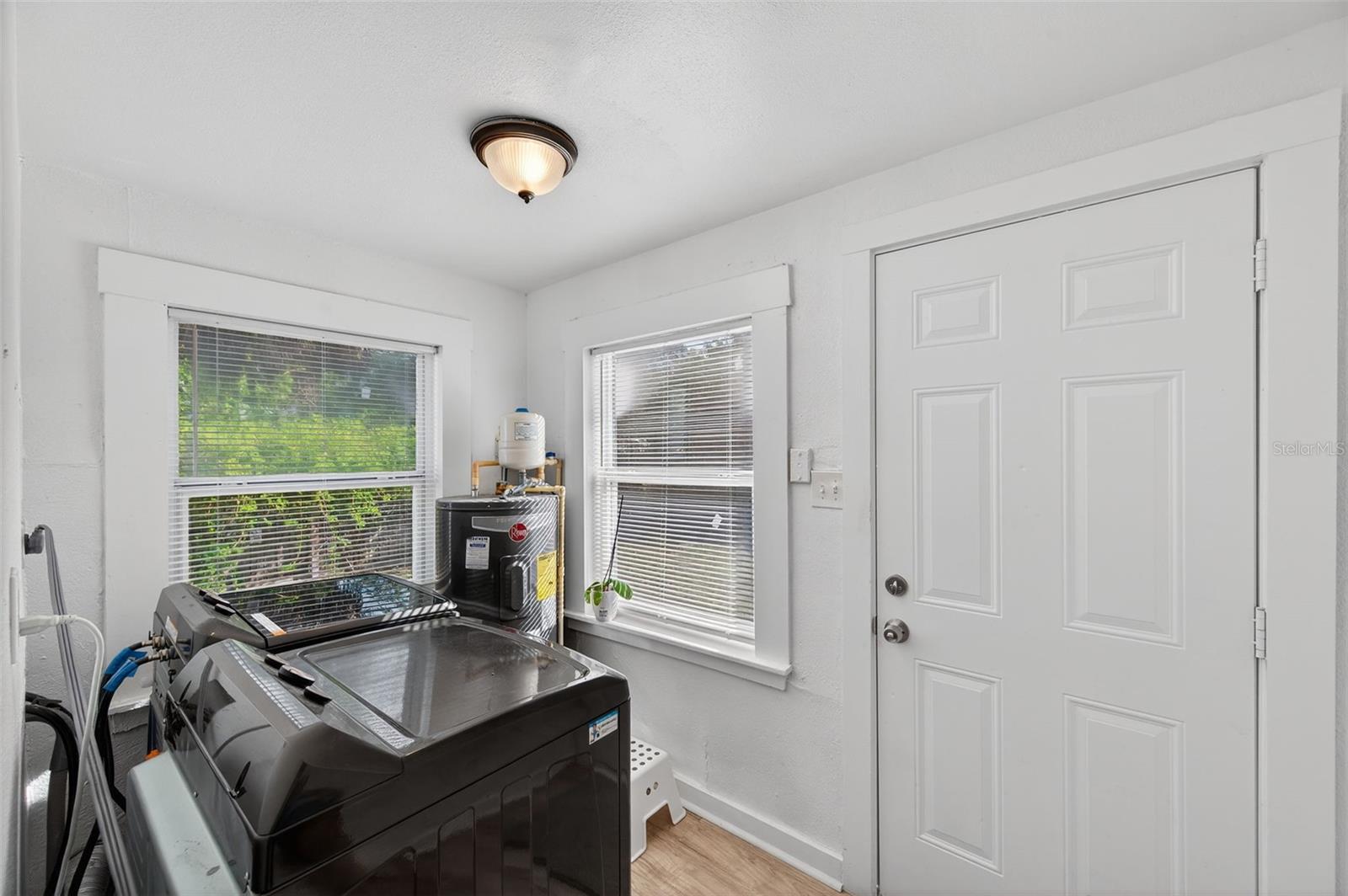 Image 23 of 28 For 4324 16th Avenue S