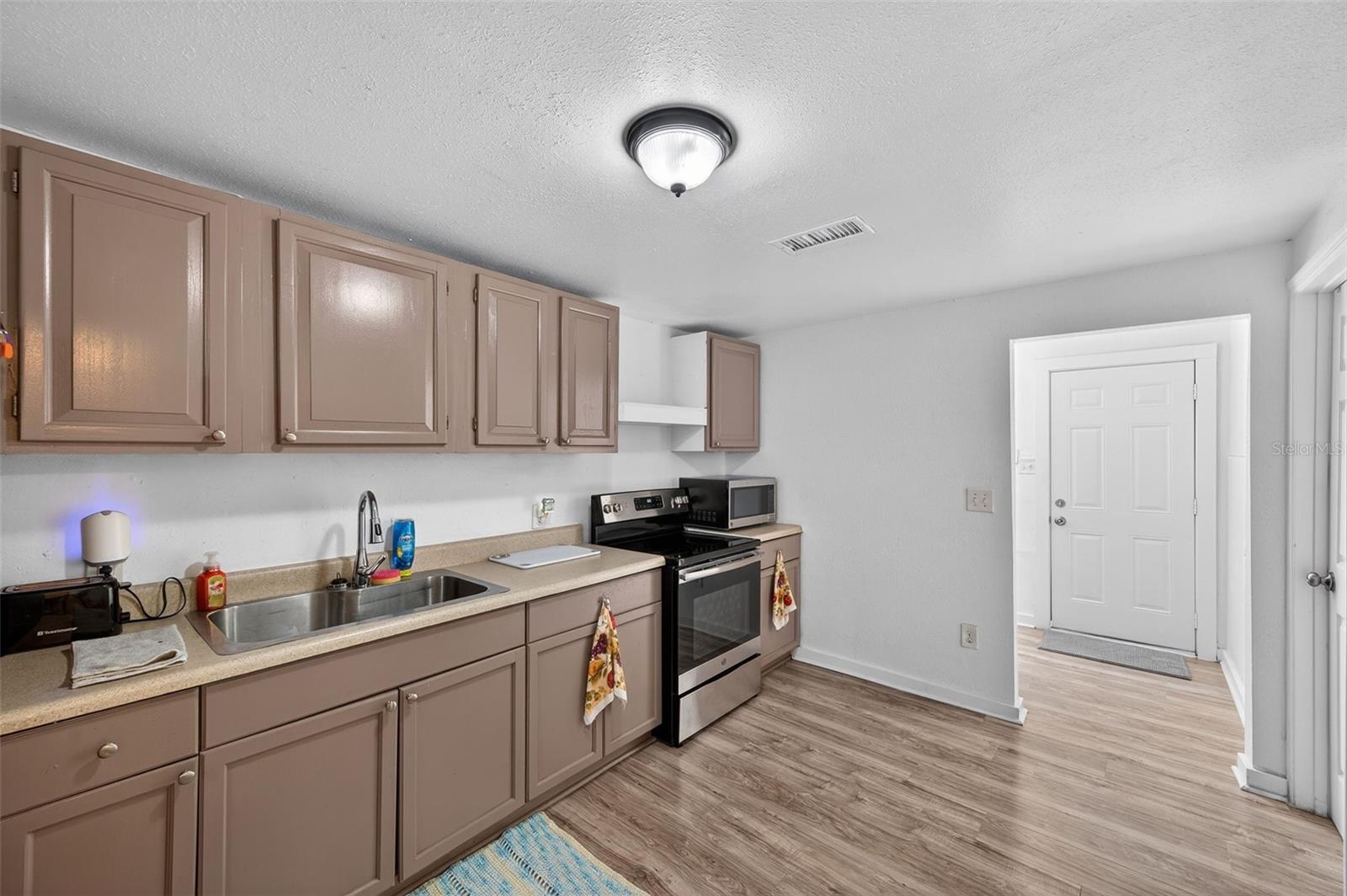 Image 3 of 28 For 4324 16th Avenue S