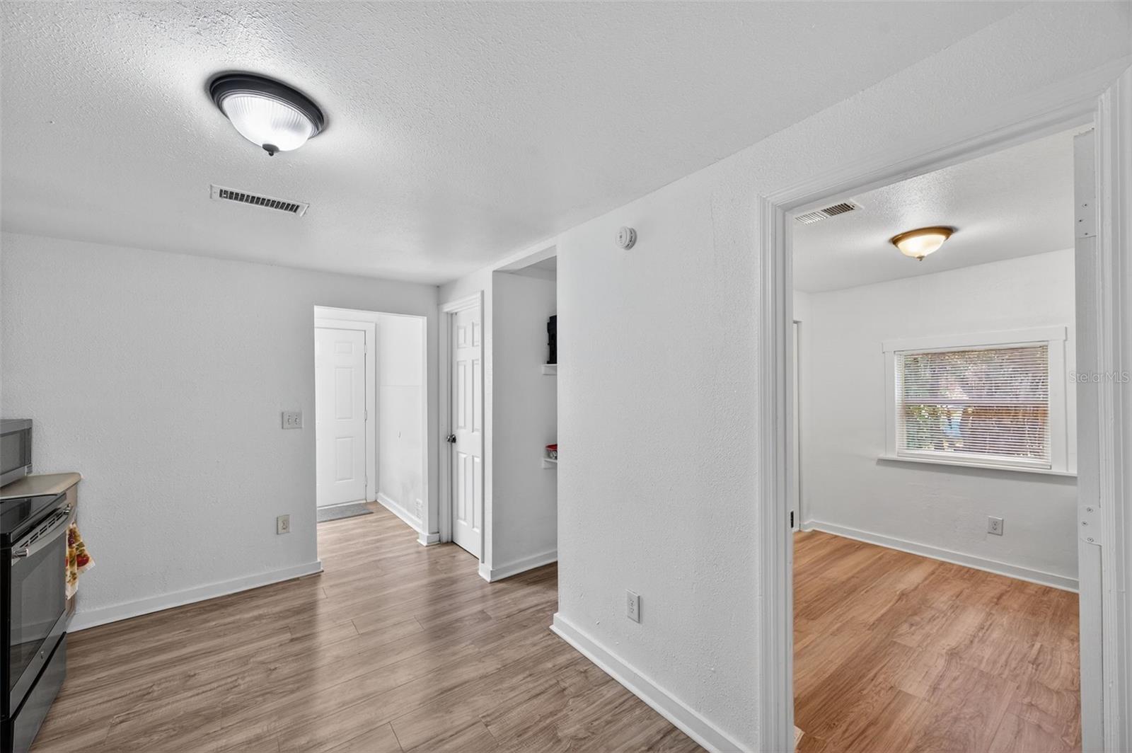 Image 4 of 28 For 4324 16th Avenue S