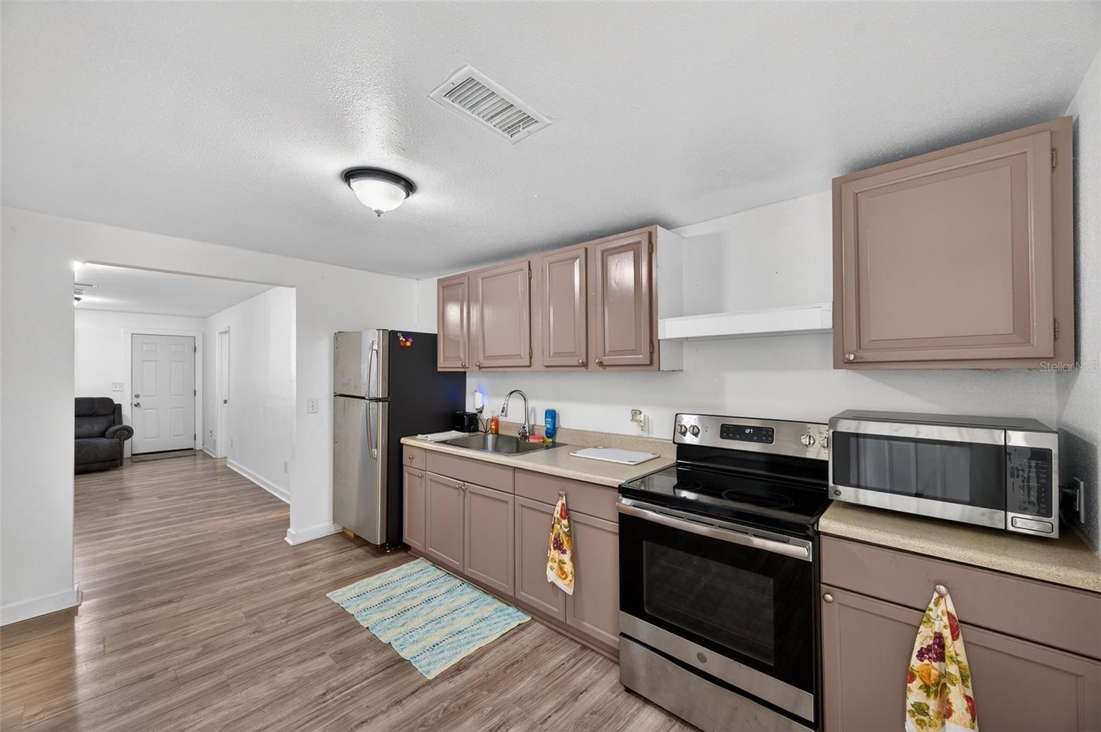 Image 5 of 28 For 4324 16th Avenue S