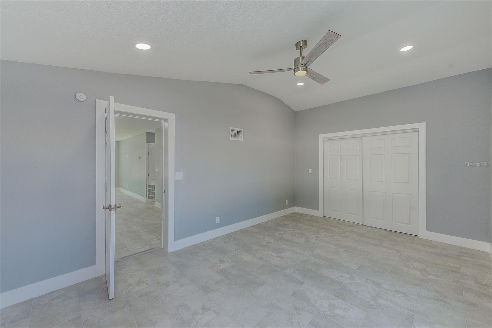 Image 16 of 45 For 6208 Florida Circle E