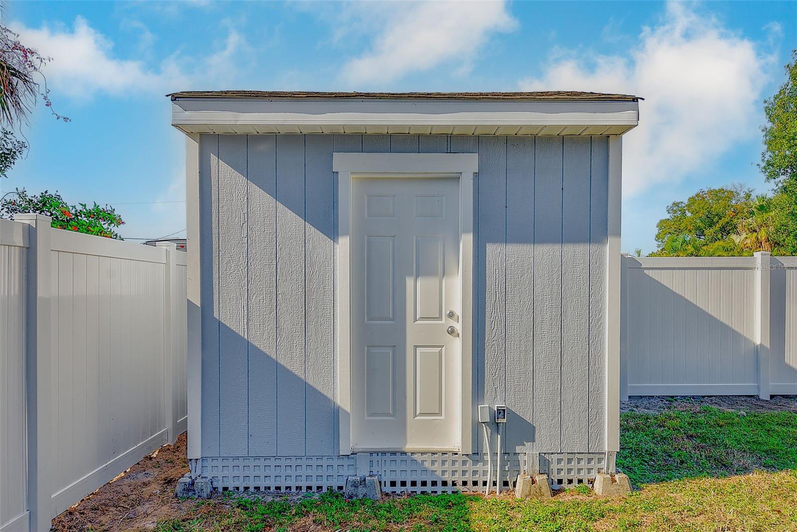 Image 36 of 45 For 6208 Florida Circle E