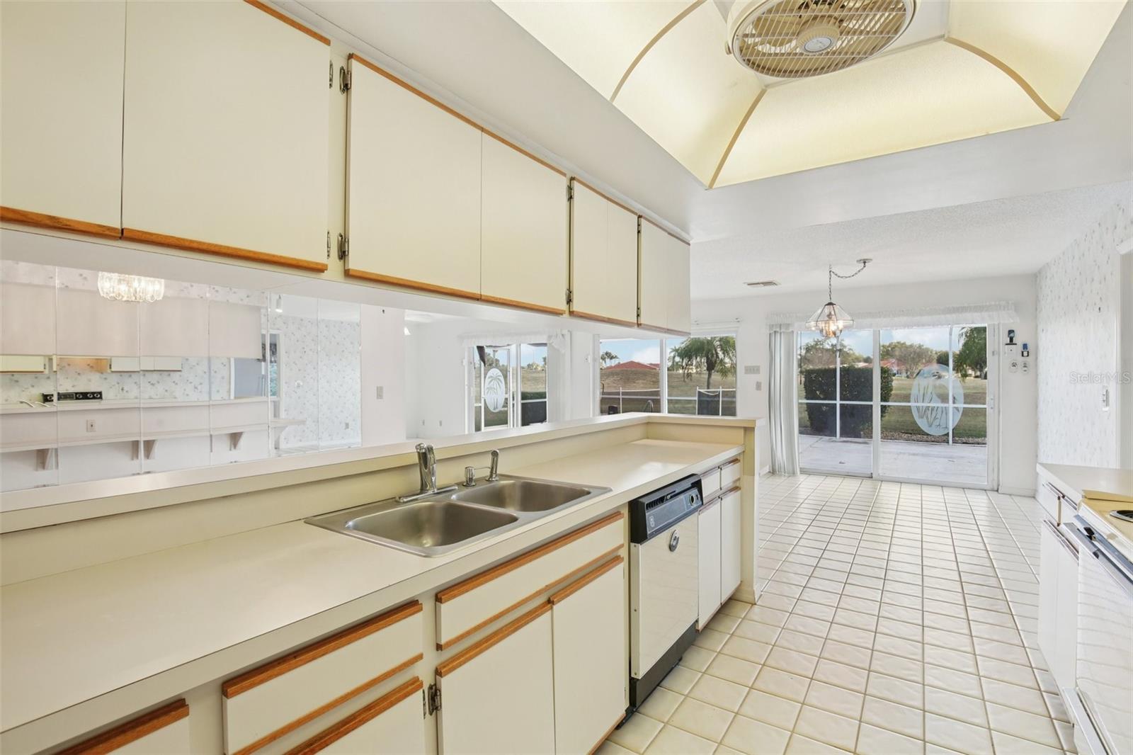 Image 17 of 62 For 706 Westmont Way