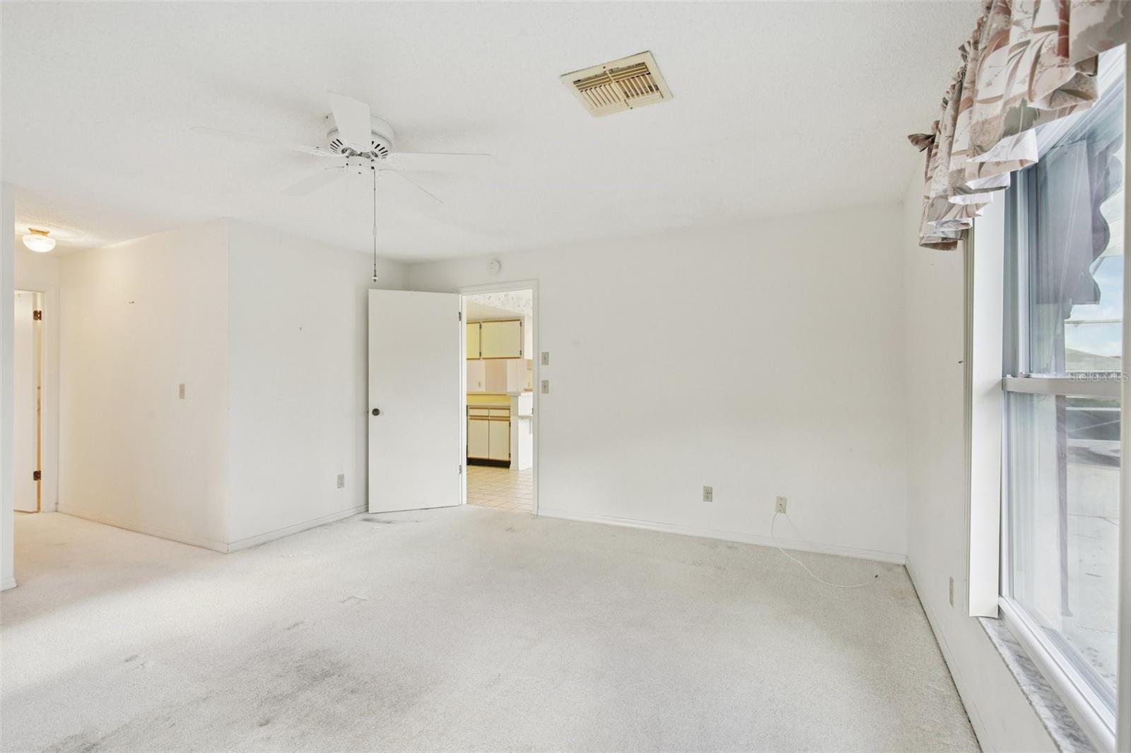 Image 19 of 62 For 706 Westmont Way