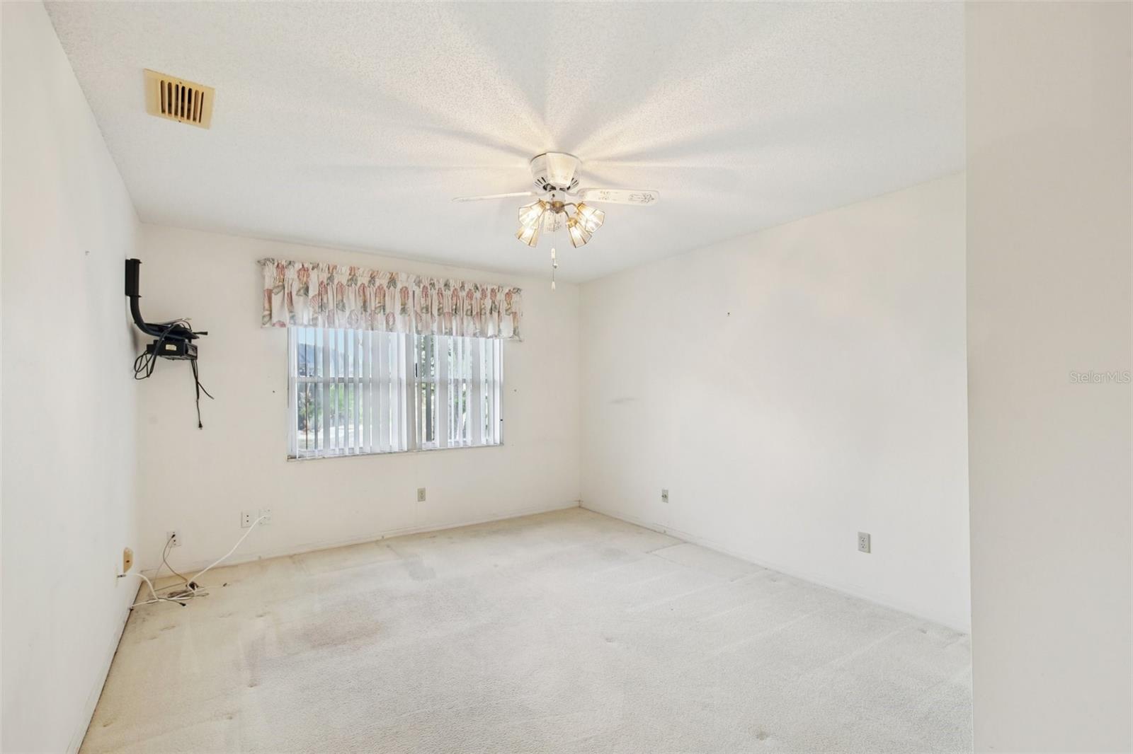 Image 25 of 62 For 706 Westmont Way