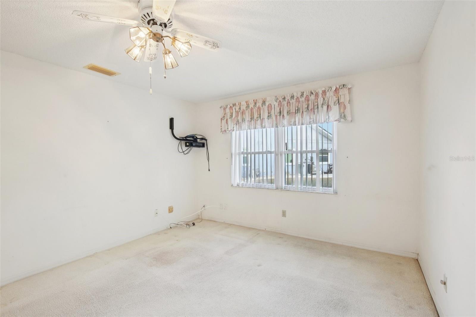 Image 27 of 62 For 706 Westmont Way