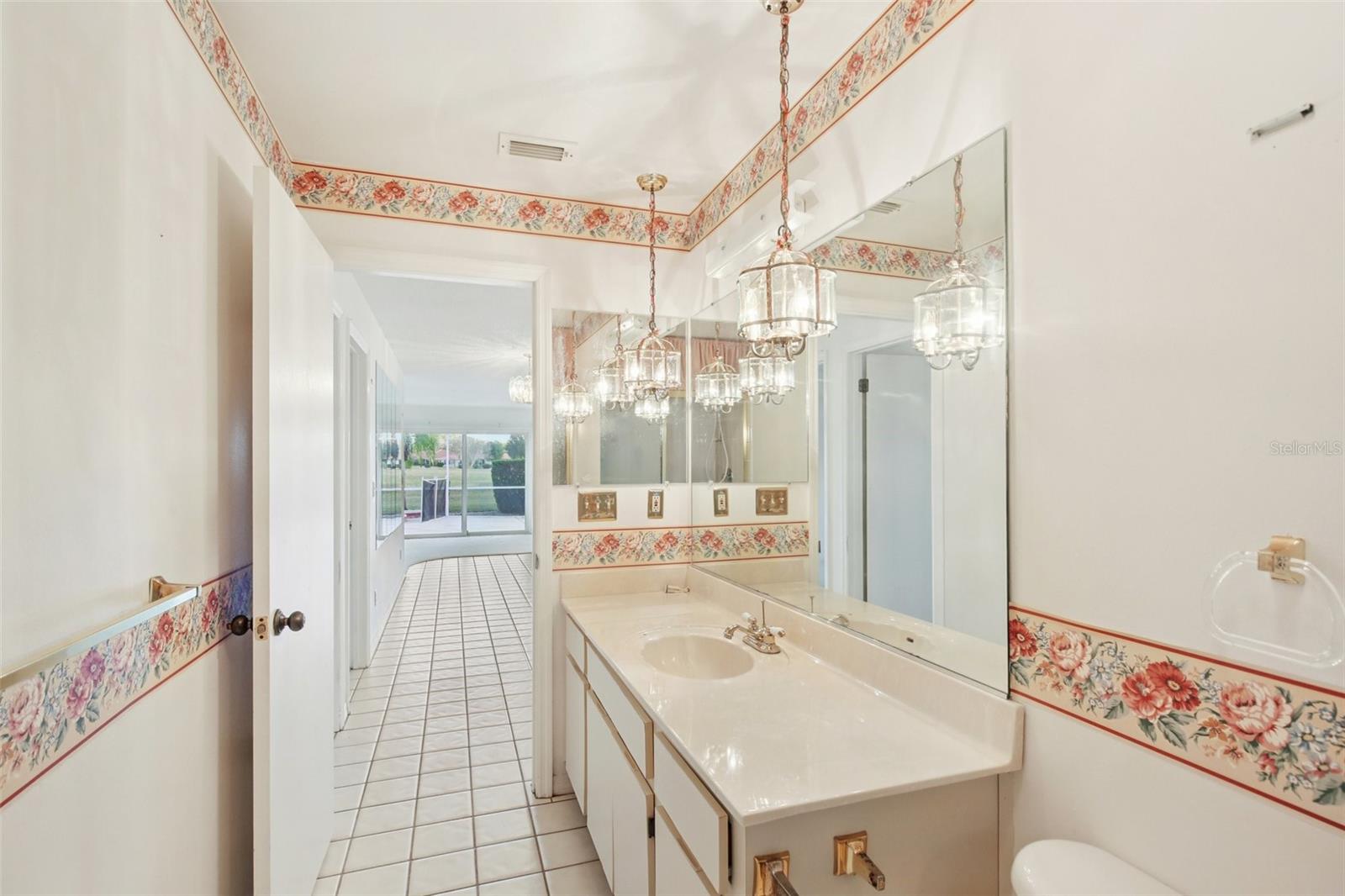 Image 29 of 62 For 706 Westmont Way