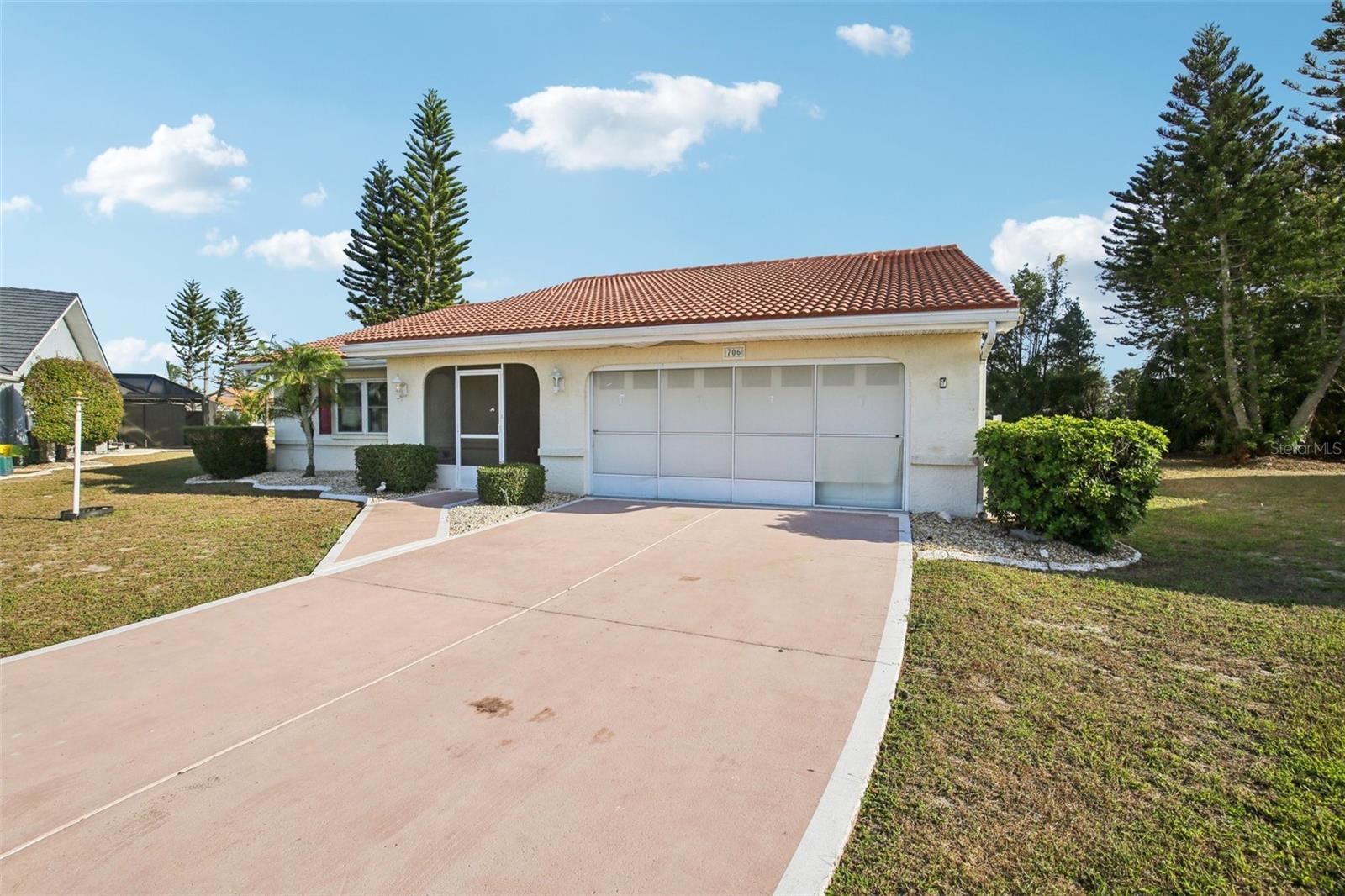 Image 3 of 62 For 706 Westmont Way