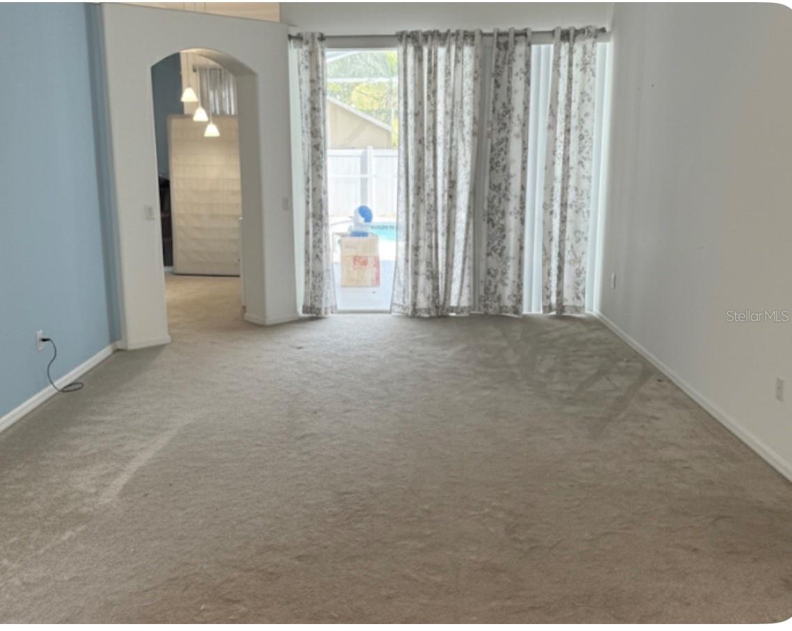 Image 14 of 21 For 319 Country Vineyard Drive