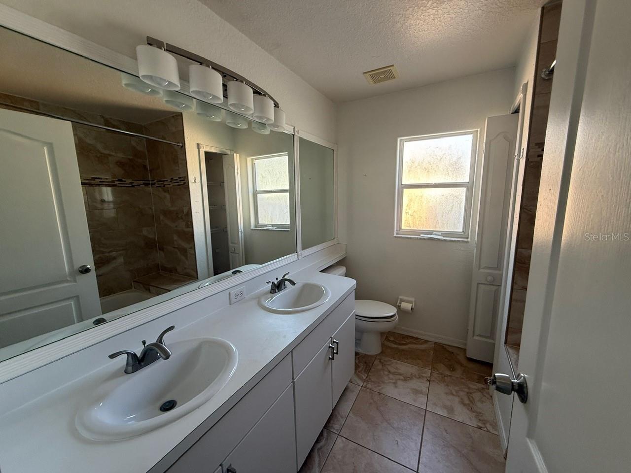 Image 20 of 21 For 319 Country Vineyard Drive