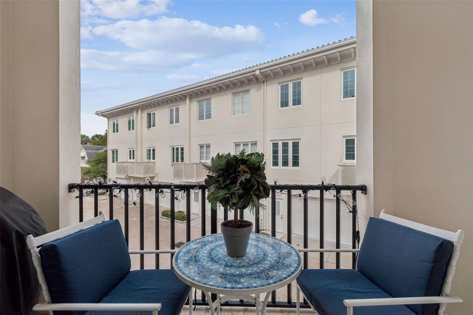 Image 21 of 25 For 1001 Rome Avenue 9