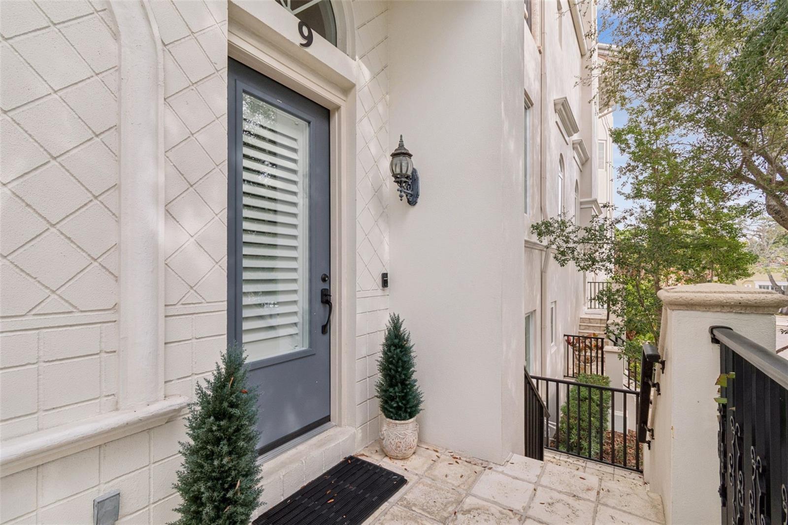 Image 3 of 25 For 1001 Rome Avenue 9