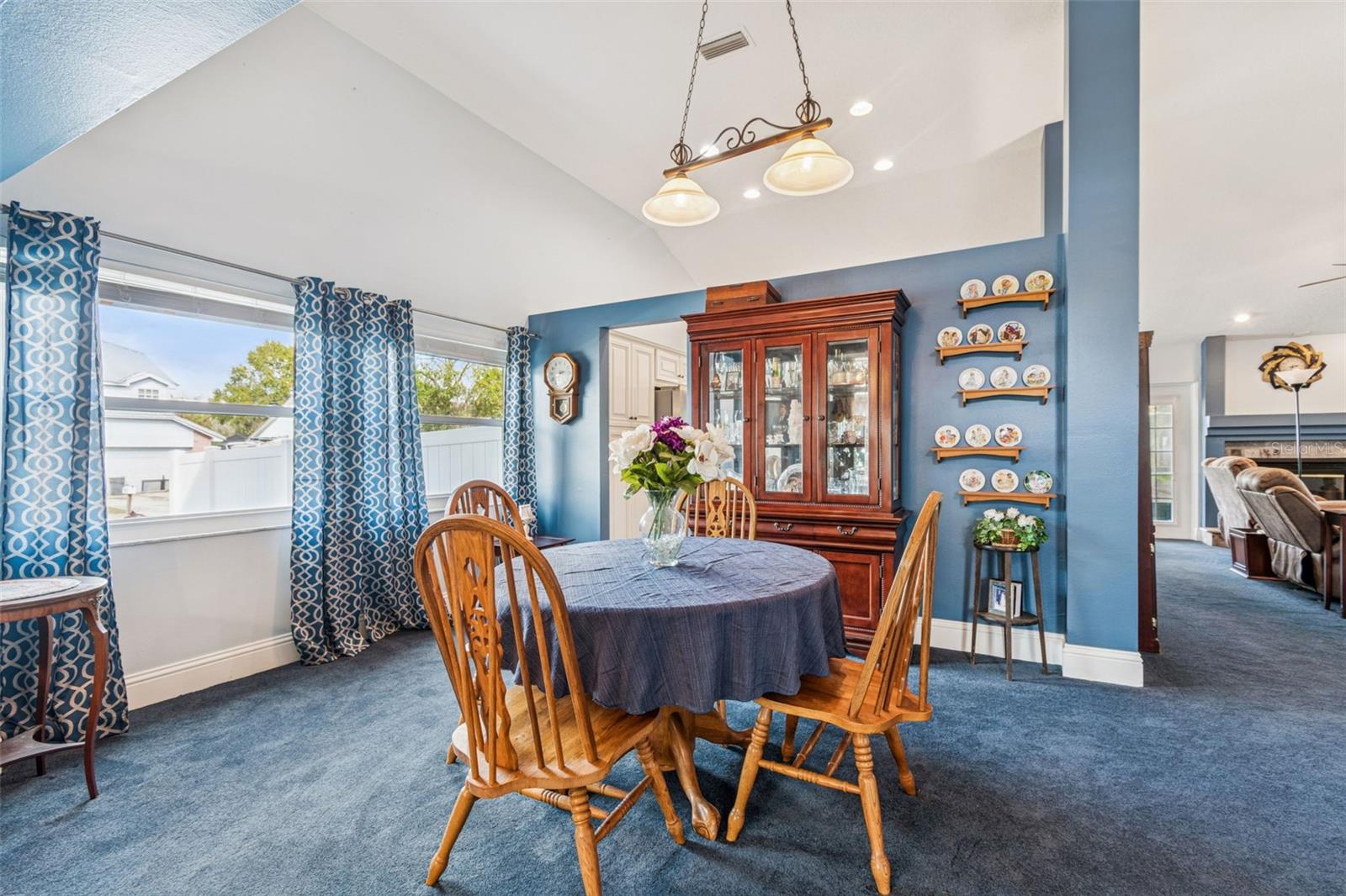 Image 10 of 46 For 10207 Rainbridge Drive