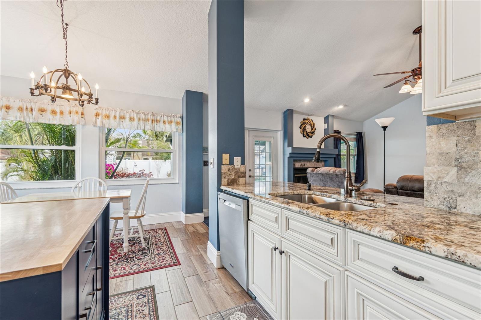 Image 12 of 46 For 10207 Rainbridge Drive