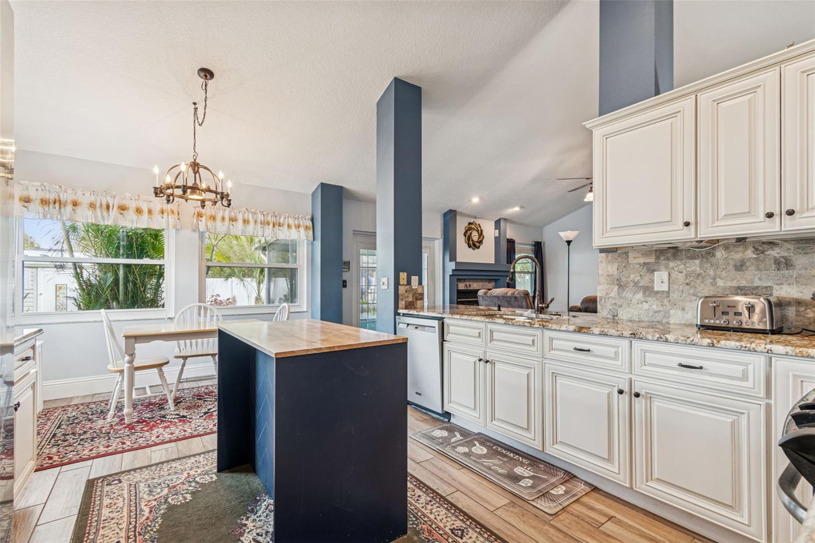 Image 14 of 46 For 10207 Rainbridge Drive