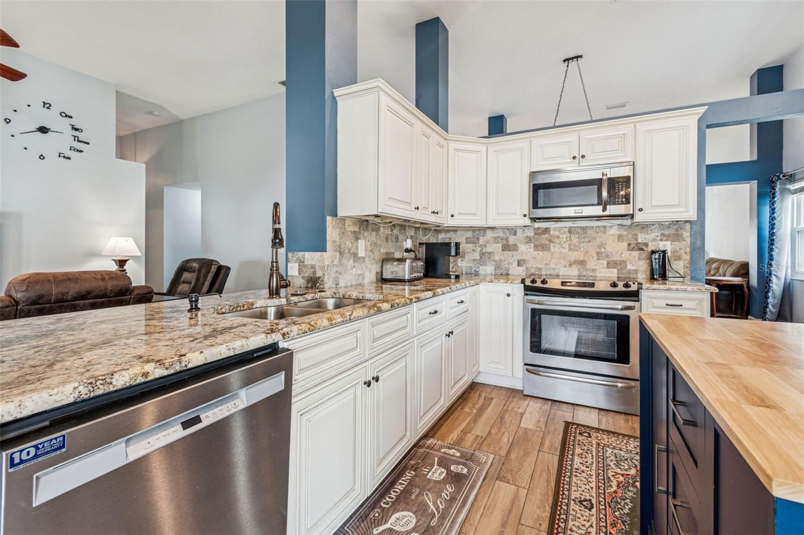 Image 15 of 46 For 10207 Rainbridge Drive