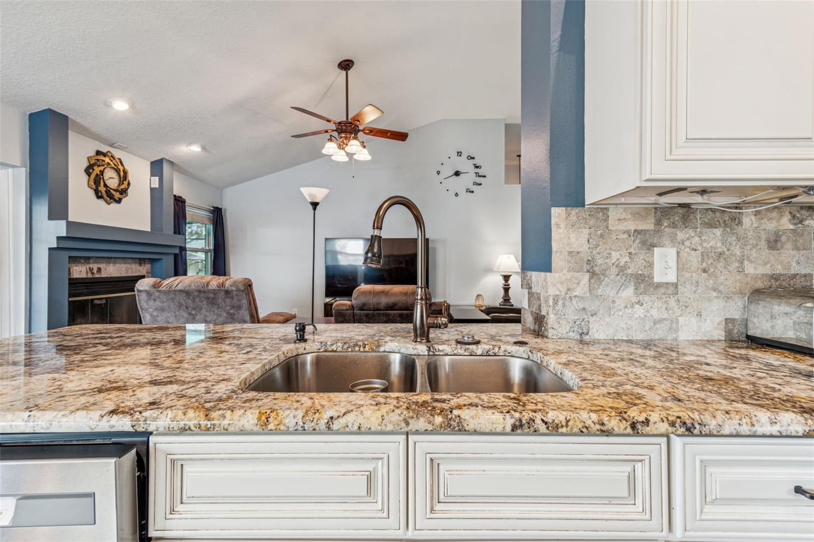 Image 16 of 46 For 10207 Rainbridge Drive