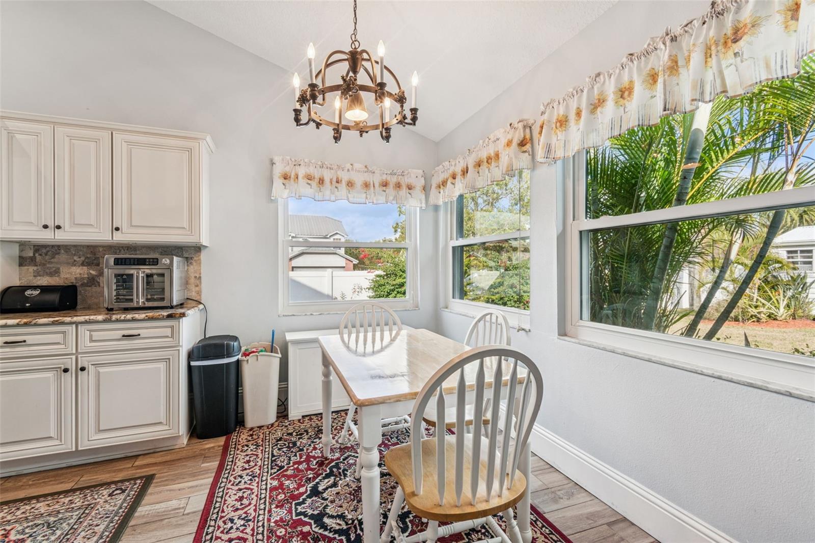 Image 17 of 46 For 10207 Rainbridge Drive