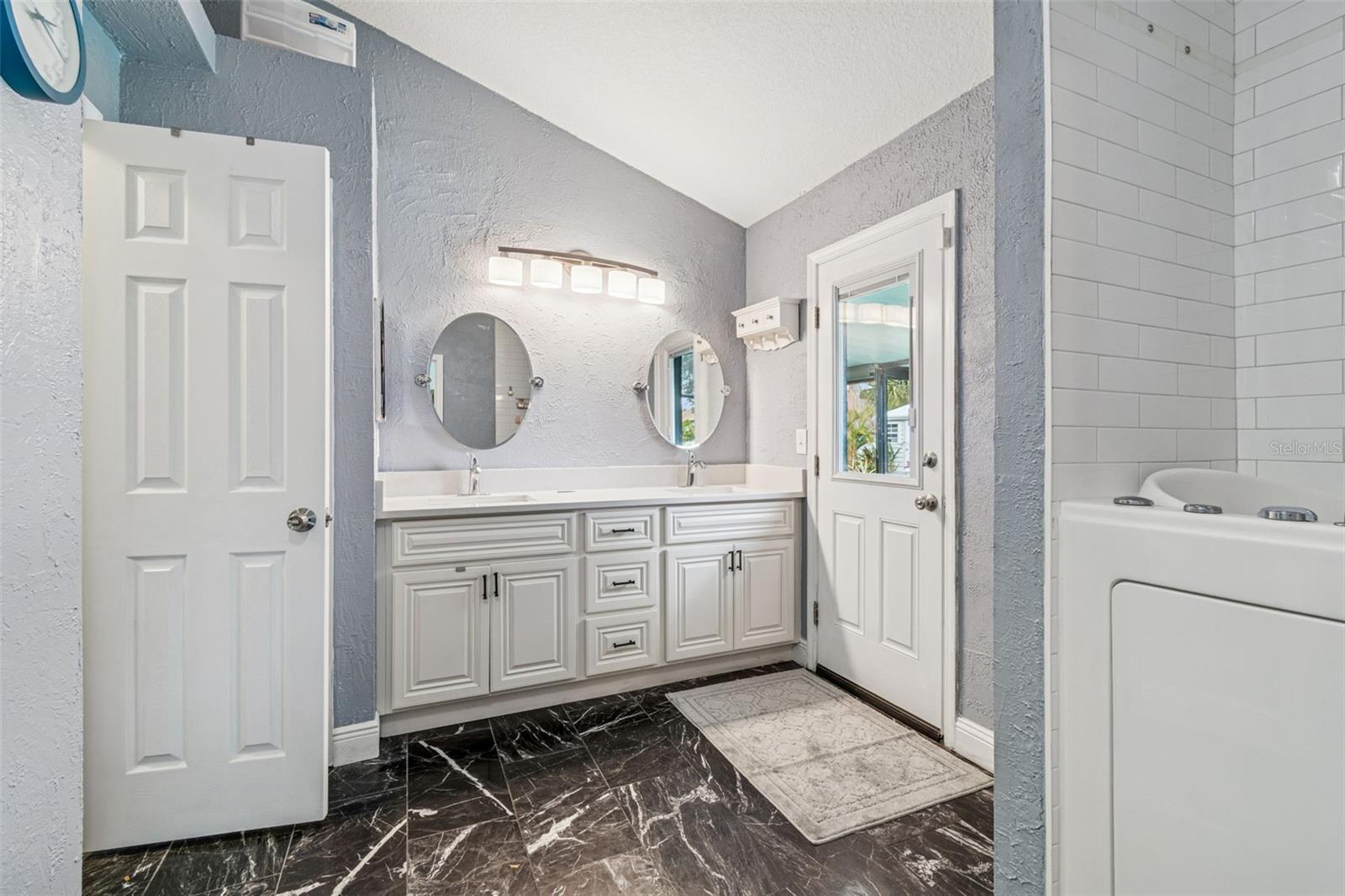 Image 20 of 46 For 10207 Rainbridge Drive