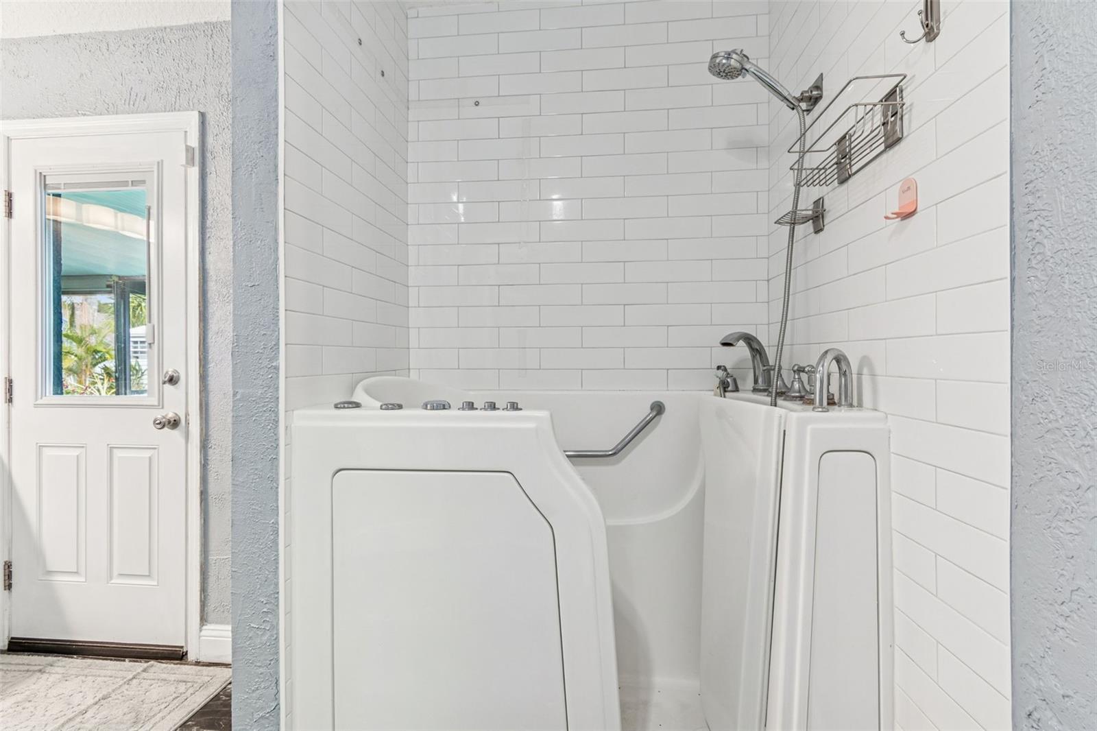 Image 22 of 46 For 10207 Rainbridge Drive