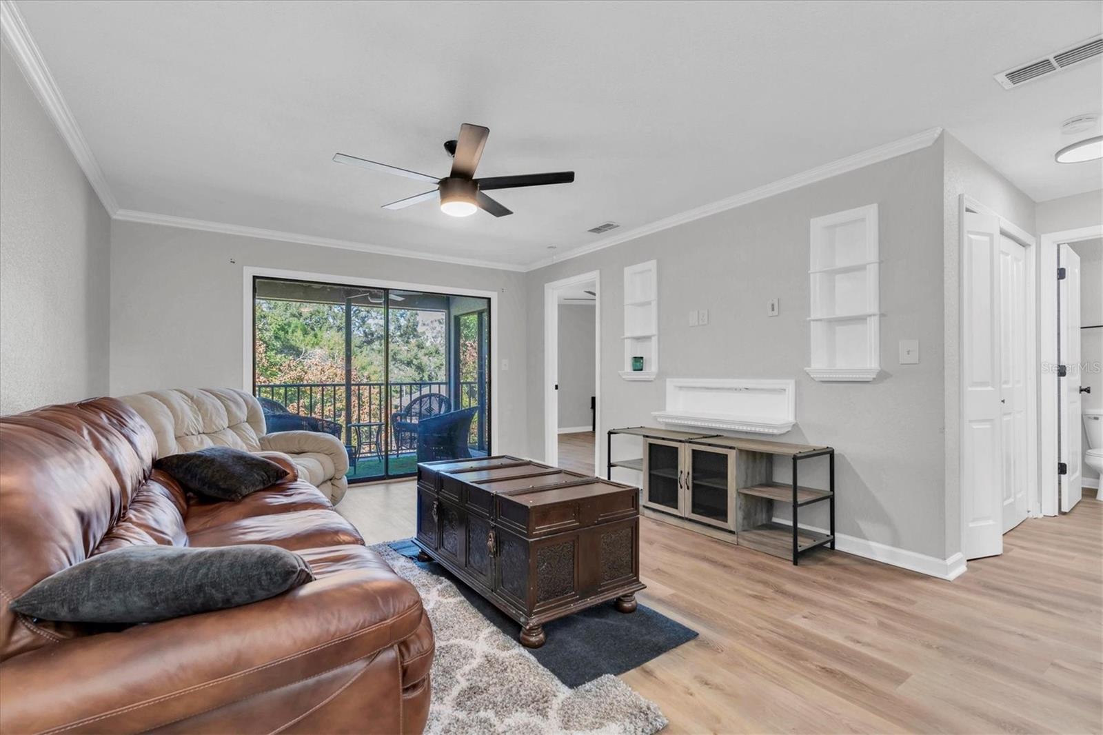 Image 5 of 37 For 10167 Sailwinds Boulevard N D206