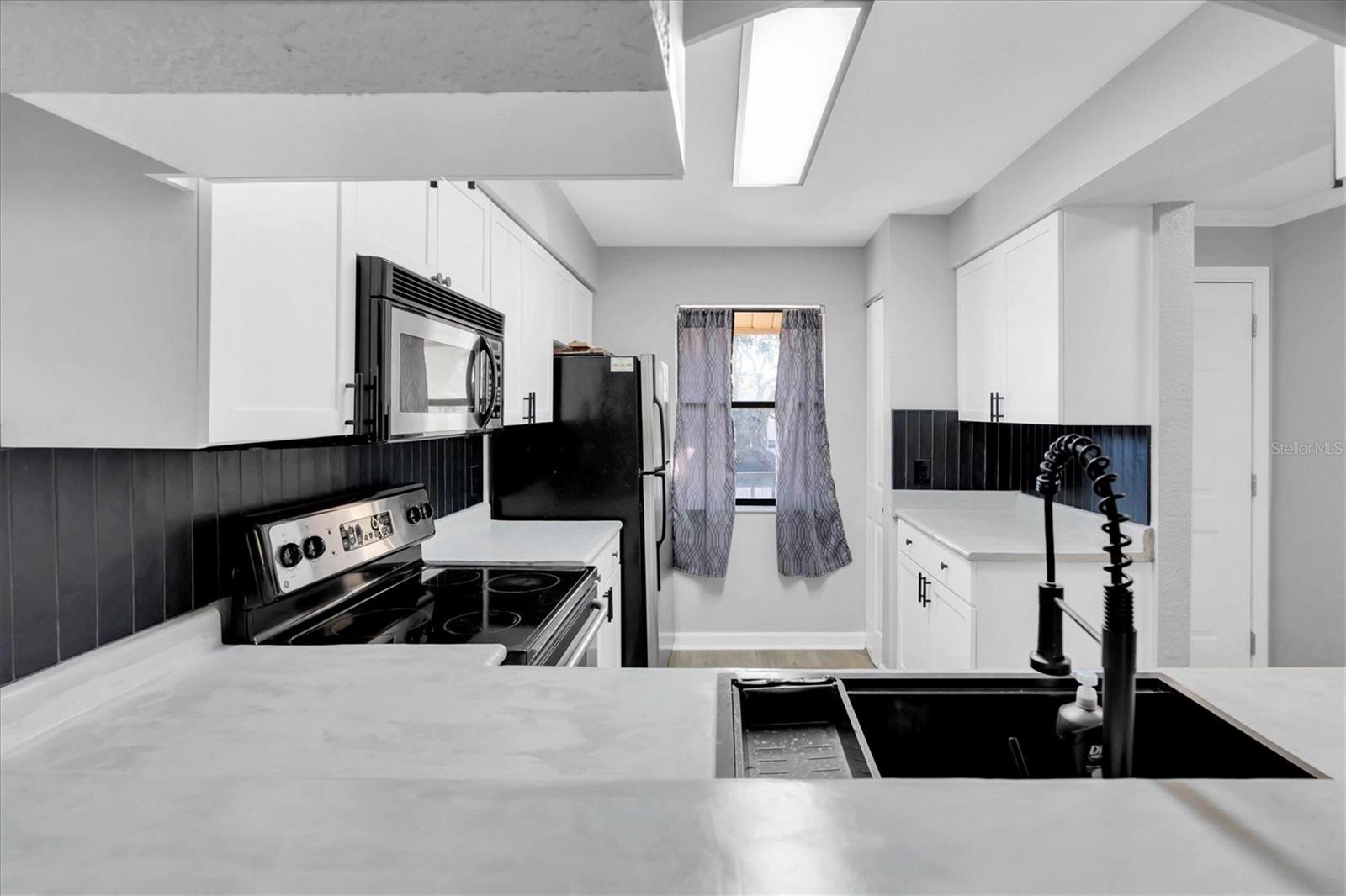 Image 7 of 37 For 10167 Sailwinds Boulevard N D206