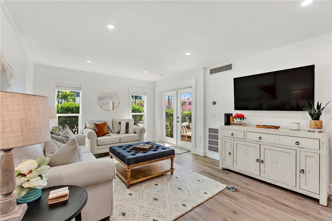 Image 11 of 21 For 7003 Sunset Way 4