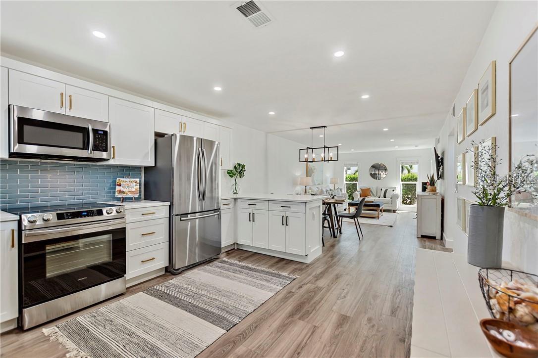 Image 5 of 21 For 7003 Sunset Way 4