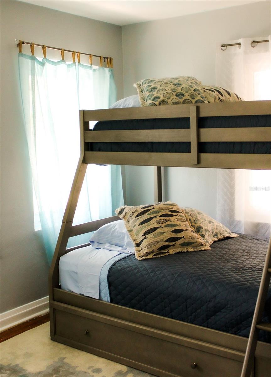 Image 10 of 39 For 4115 San Pedro Street