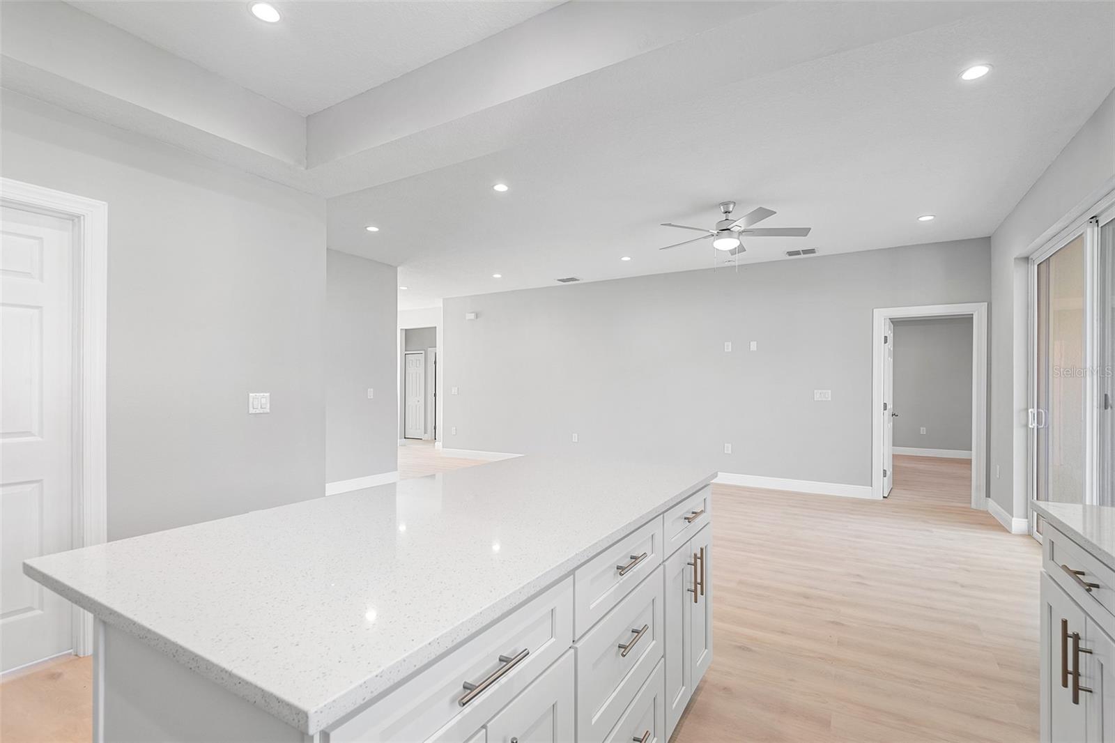 Image 16 of 26 For 2519 Avenue E Sw