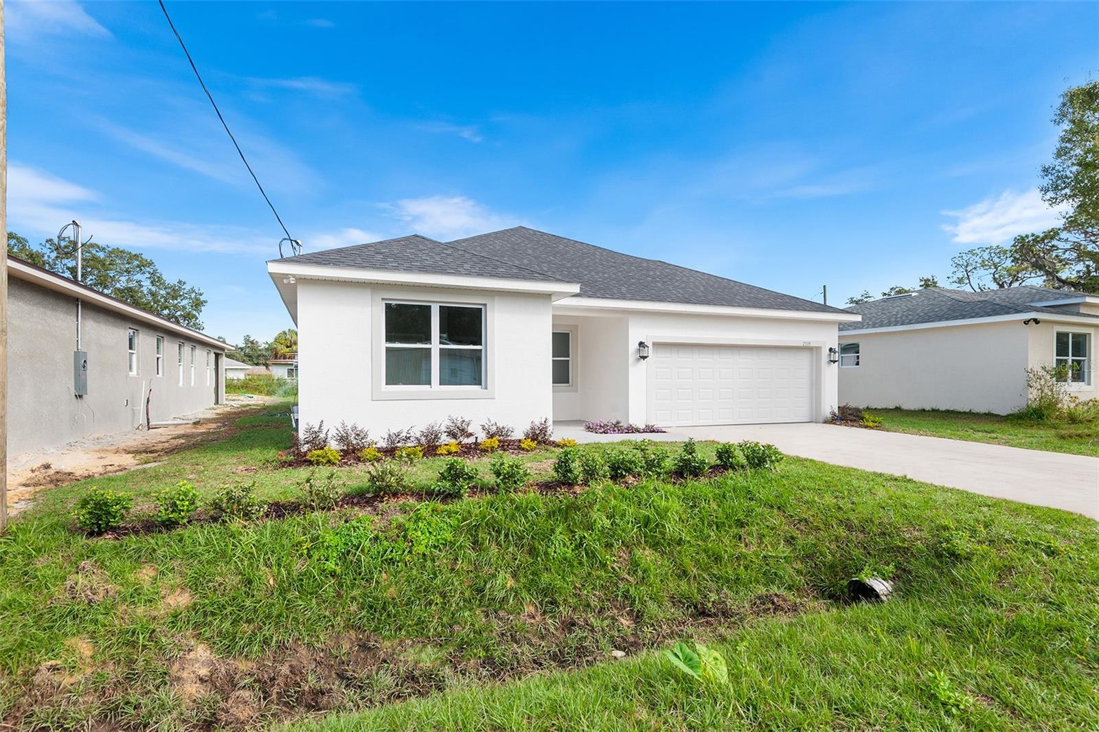 Image 2 of 26 For 2519 Avenue E Sw