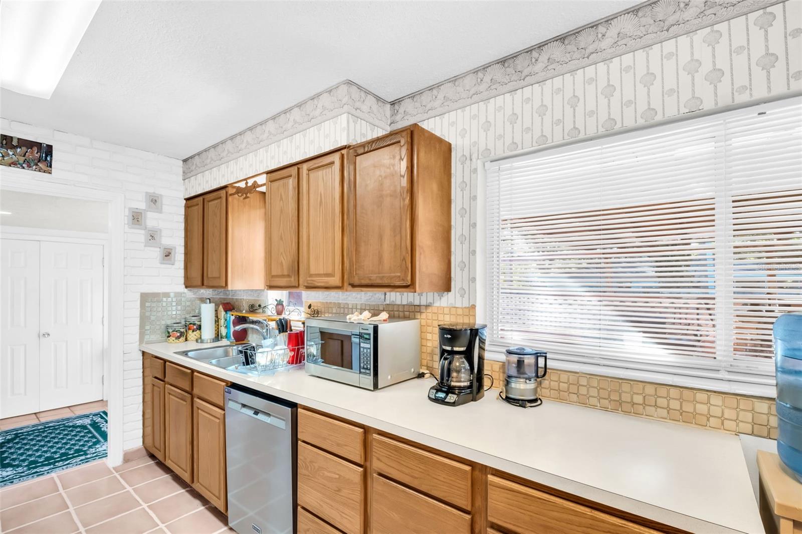 Image 13 of 42 For 6530 5th Avenue N