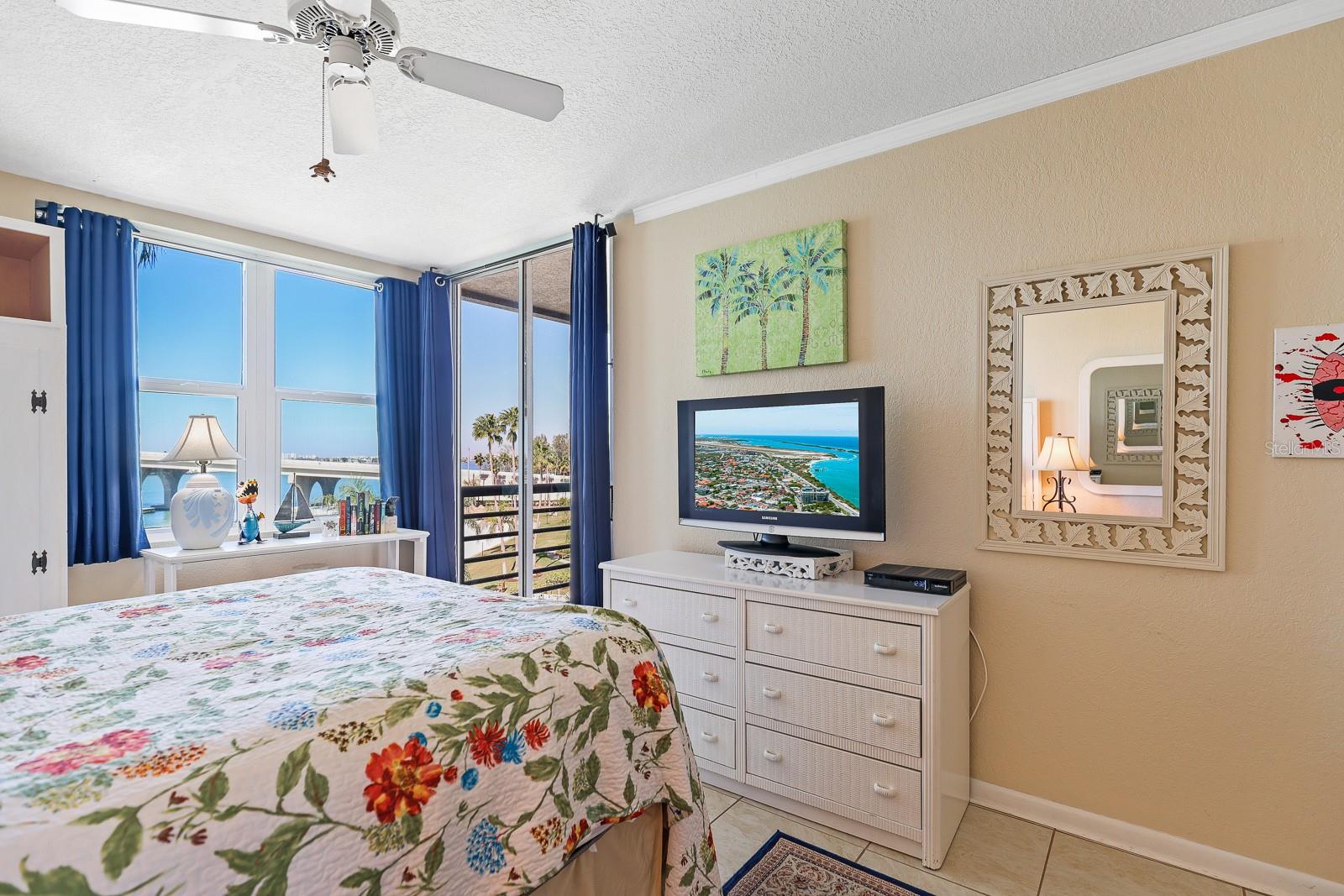 Image 26 of 56 For 5901 Bahia Del Mar Circle 521