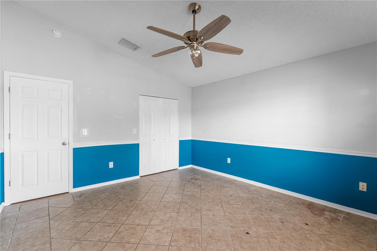 Image 38 of 52 For 27416 Breakers Drive